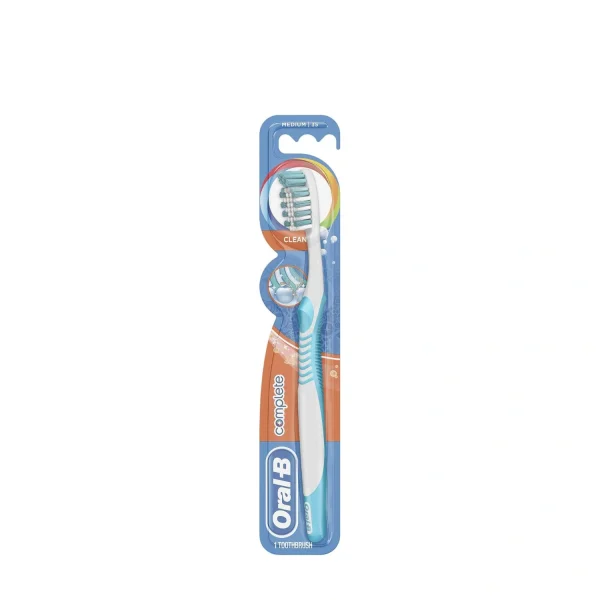 Oral-B-–-Complete-Clean-Plus-35-Medium